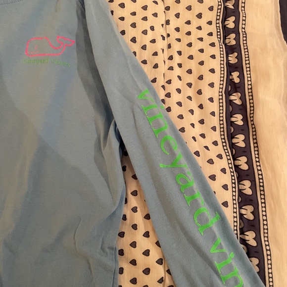 Girls Vineyard Vines blue long sleeve with hood - Picture 4 of 4